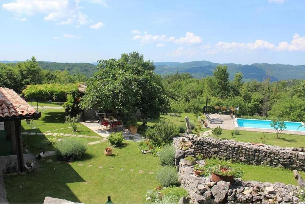 Villa Mavrici, Neighbors Free Buzet Eksteriør billede