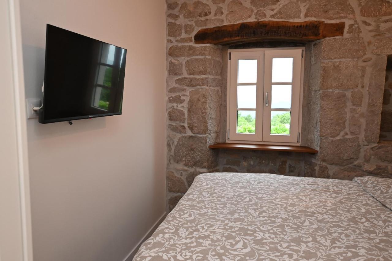 Villa Mavrici, Neighbors Free Buzet Eksteriør billede