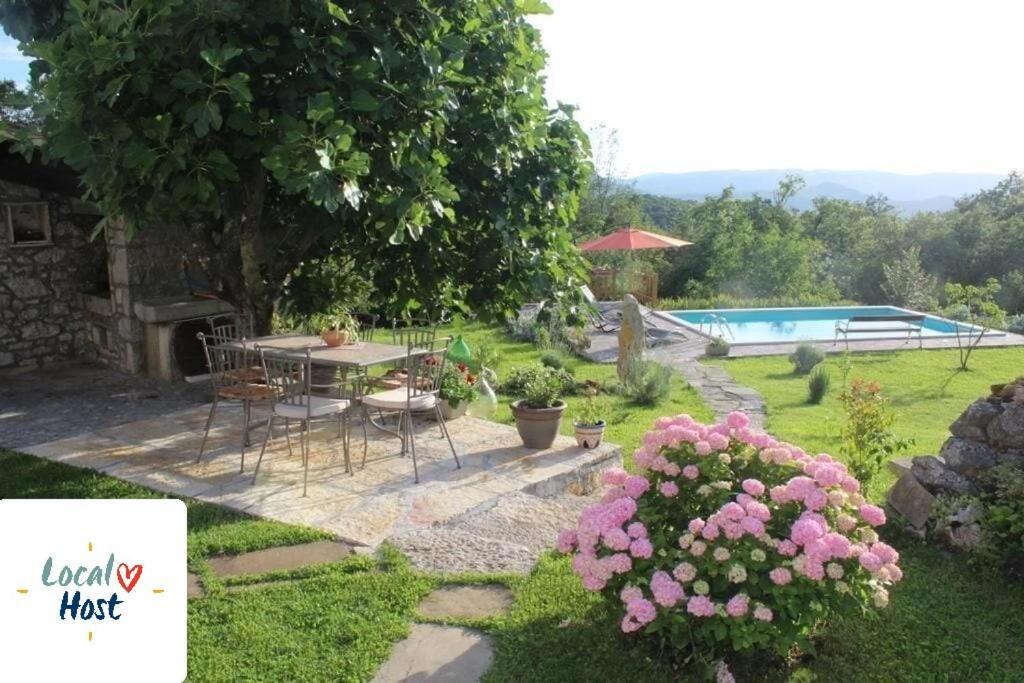 Villa Mavrici, Neighbors Free Buzet Eksteriør billede